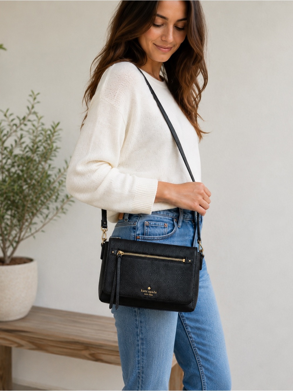 Kate Spade Black Pebbled Leather Crossbody-Cobble Hill Ellen-Gold Hardware EUC